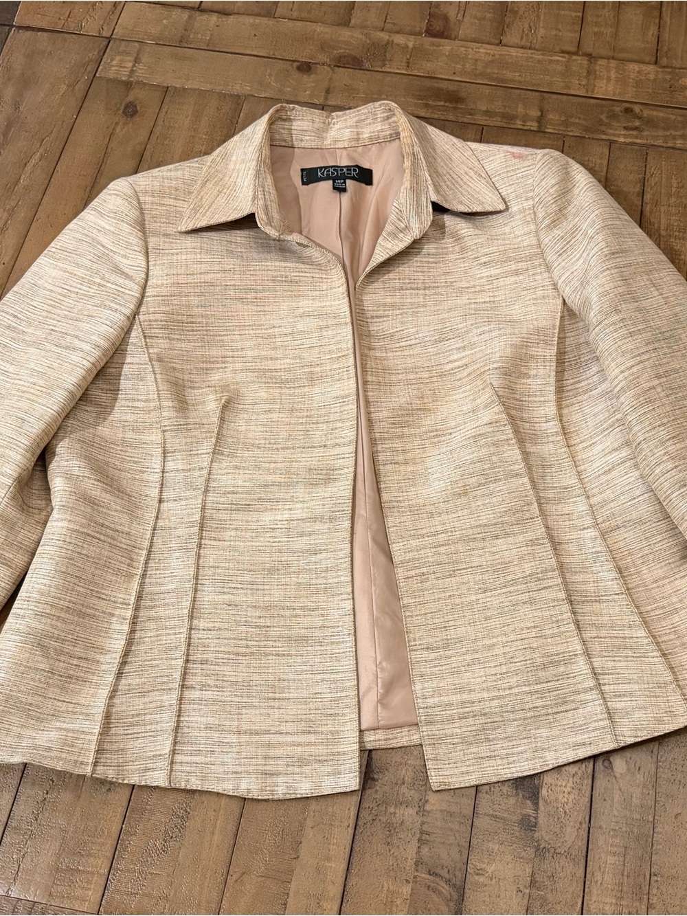 Kasper Women's Beige-Cream Tailored Blazer